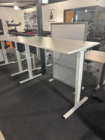 ACTIE! Bureau zit/sta 160x80cm elektrisch verstelbaar (gebruikt)